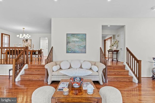 9943 GREAT OAKS WAY, Fairfax, VA 22030