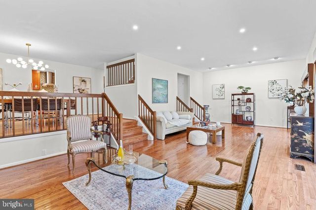 9943 GREAT OAKS WAY, Fairfax, VA 22030