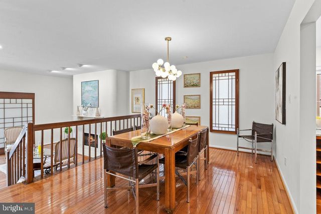 9943 GREAT OAKS WAY, Fairfax, VA 22030