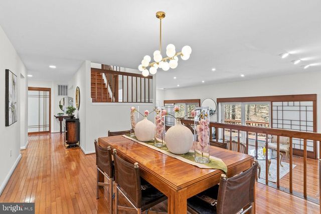 9943 GREAT OAKS WAY, Fairfax, VA 22030