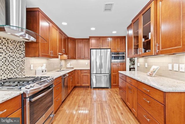 9943 GREAT OAKS WAY, Fairfax, VA 22030