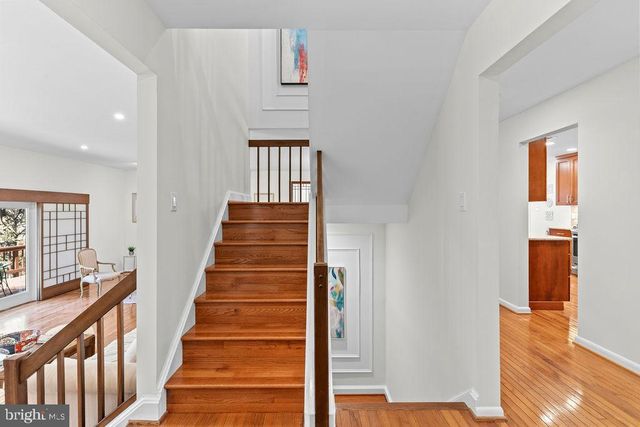 9943 GREAT OAKS WAY, Fairfax, VA 22030