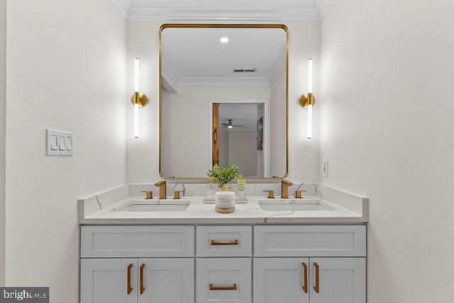 9943 GREAT OAKS WAY, Fairfax, VA 22030