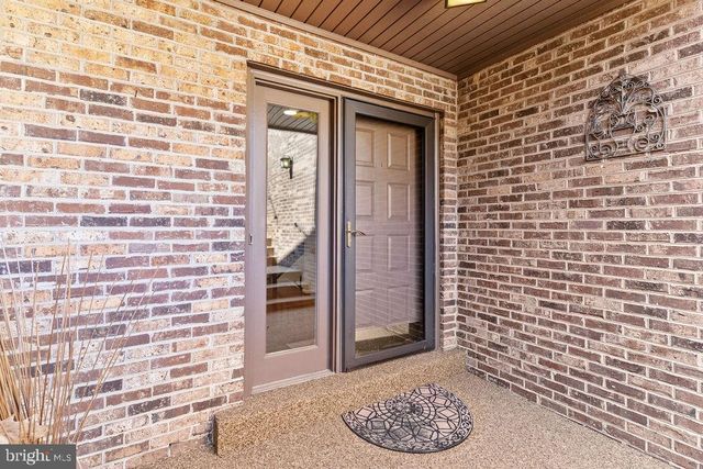 9943 GREAT OAKS WAY, Fairfax, VA 22030