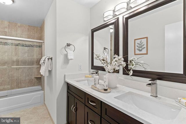 9943 GREAT OAKS WAY, Fairfax, VA 22030