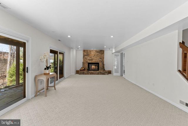 9943 GREAT OAKS WAY, Fairfax, VA 22030