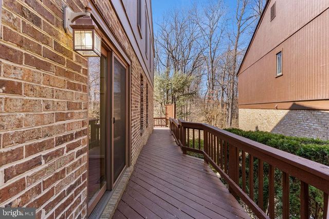 9943 GREAT OAKS WAY, Fairfax, VA 22030