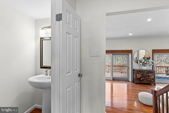 9943 GREAT OAKS WAY, Fairfax, VA 22030