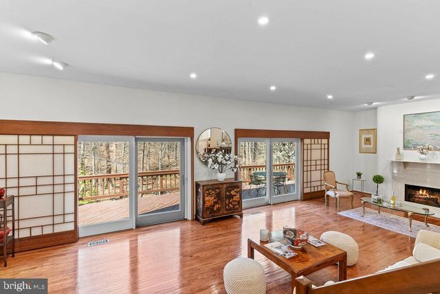 9943 GREAT OAKS WAY, Fairfax, VA 22030