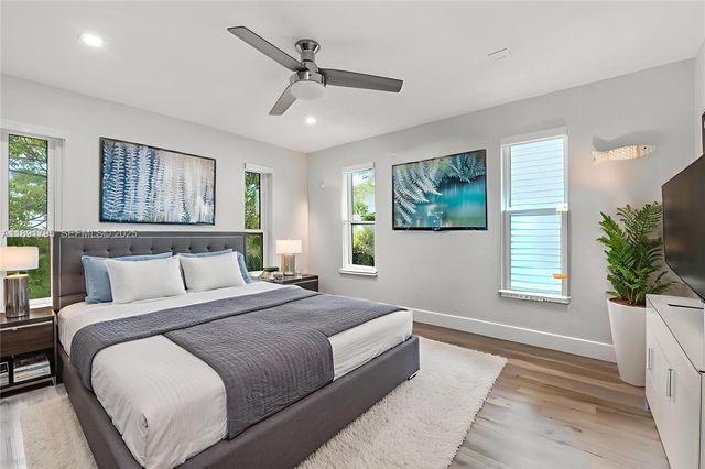 25 N Blackwater Ln, Key Largo, FL 33037