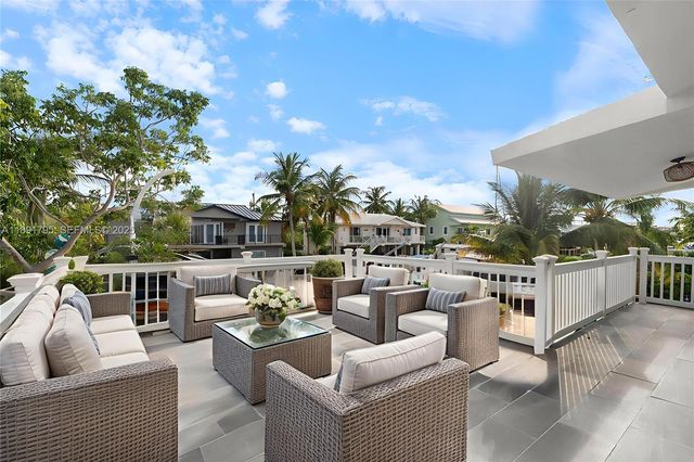 25 N Blackwater Ln, Key Largo, FL 33037