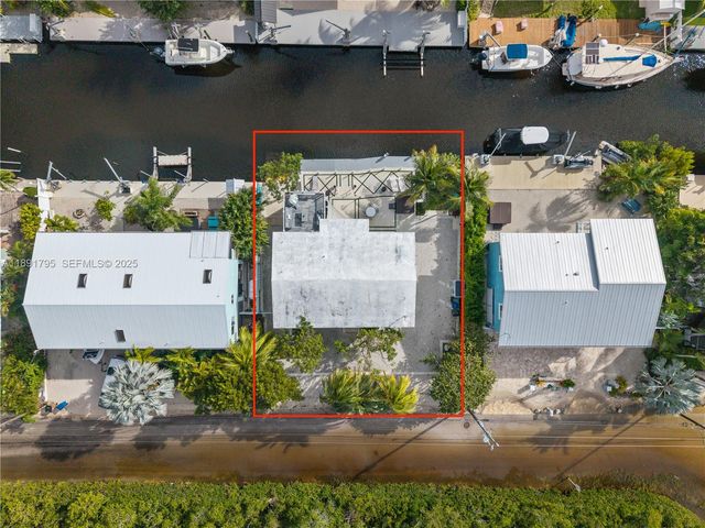 25 N Blackwater Ln, Key Largo, FL 33037