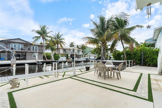 25 N Blackwater Ln, Key Largo, FL 33037