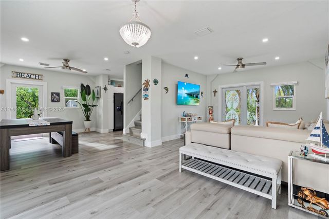 25 N Blackwater Ln, Key Largo, FL 33037