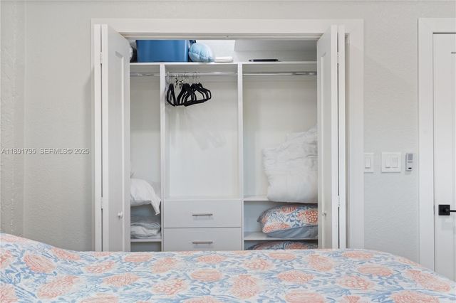 25 N Blackwater Ln, Key Largo, FL 33037