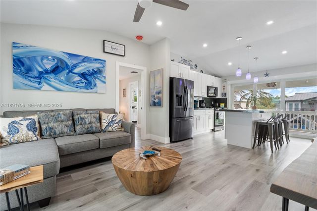 25 N Blackwater Ln, Key Largo, FL 33037