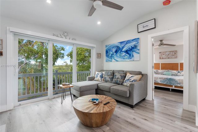 25 N Blackwater Ln, Key Largo, FL 33037