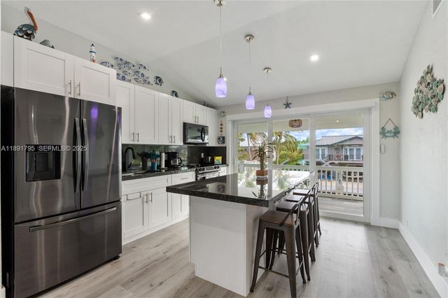 25 N Blackwater Ln, Key Largo, FL 33037