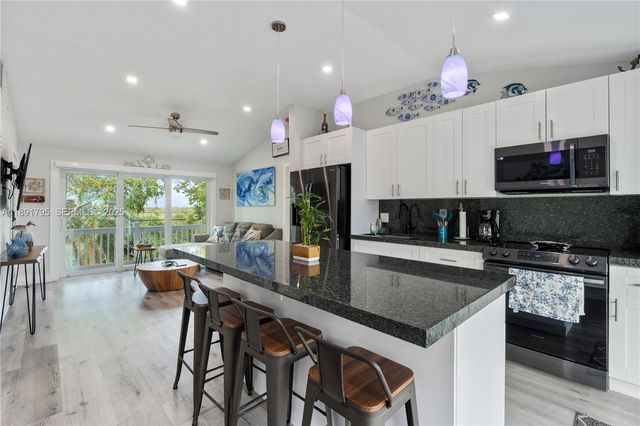 25 N Blackwater Ln, Key Largo, FL 33037