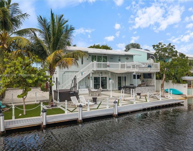 25 N Blackwater Ln, Key Largo, FL 33037