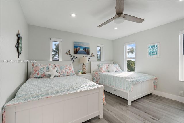 25 N Blackwater Ln, Key Largo, FL 33037