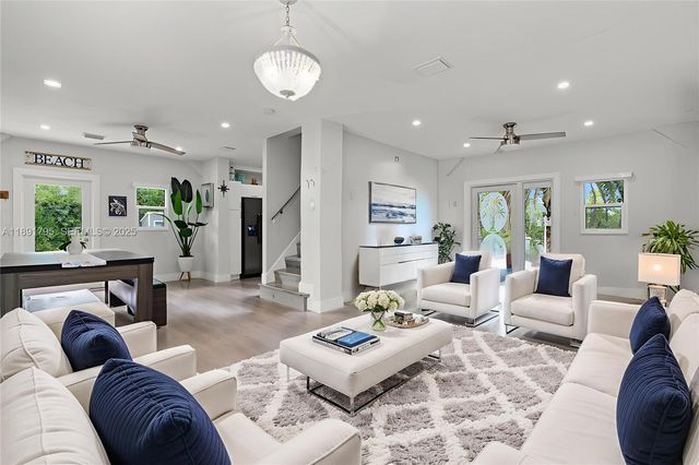 25 N Blackwater Ln, Key Largo, FL 33037