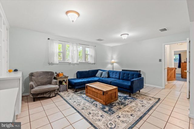 4003 WESTGATE DR, Alexandria, VA 22309