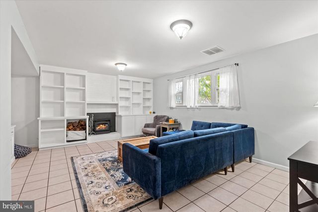 4003 WESTGATE DR, Alexandria, VA 22309