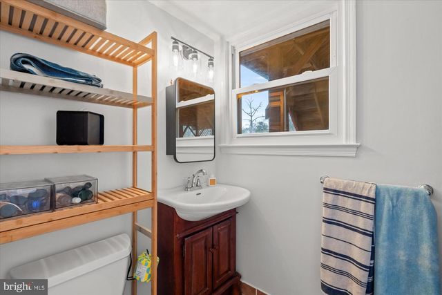 4003 WESTGATE DR, Alexandria, VA 22309