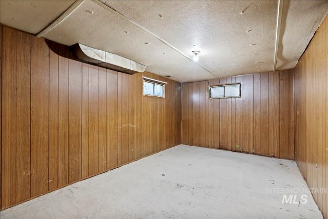 1104 E Dewey Avenue, Nampa, ID 83686
