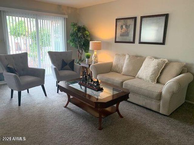 9466 E SUN LAKES Boulevard N, Sun Lakes, AZ 85248