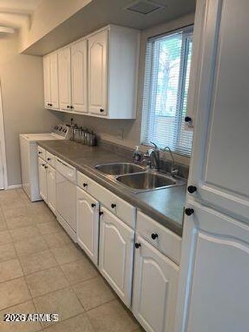 9466 E SUN LAKES Boulevard N, Sun Lakes, AZ 85248