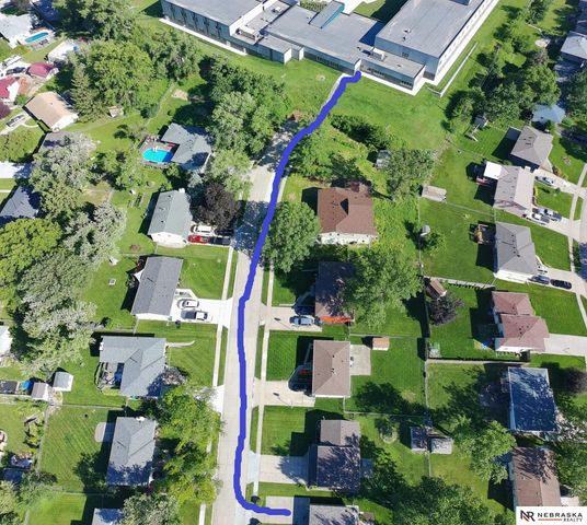 5012 S 94 Street, Omaha, NE 68127