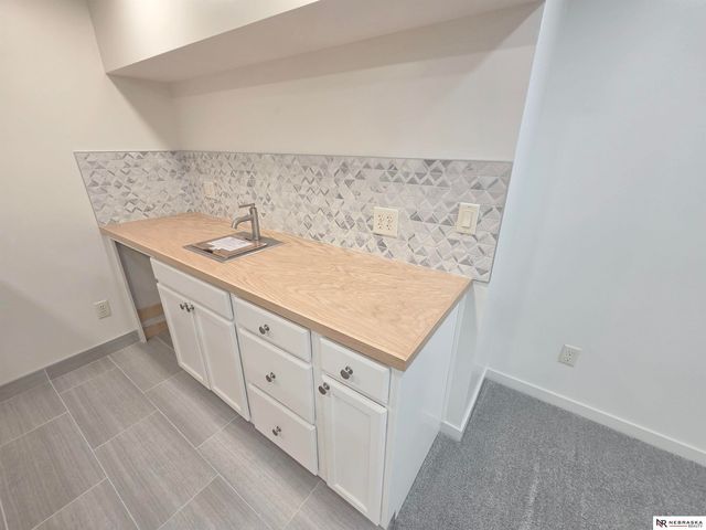 5012 S 94 Street, Omaha, NE 68127