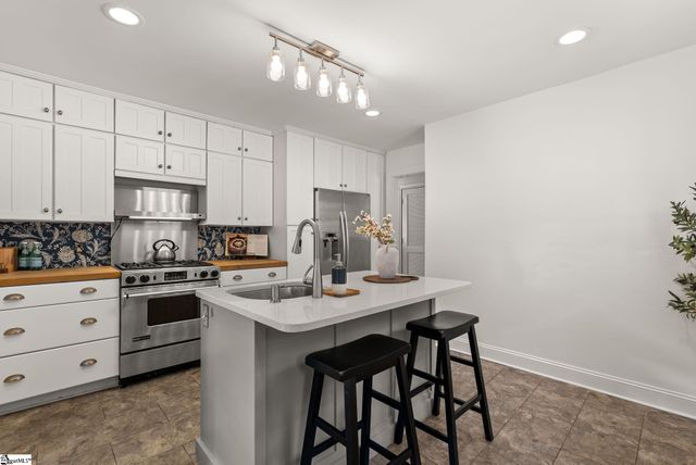 31 Rock Creek Drive, Greenville, SC 29605