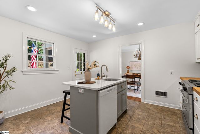 31 Rock Creek Drive, Greenville, SC 29605