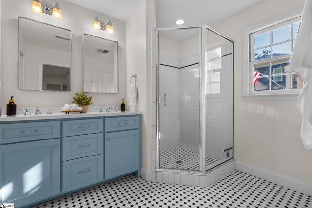 31 Rock Creek Drive, Greenville, SC 29605