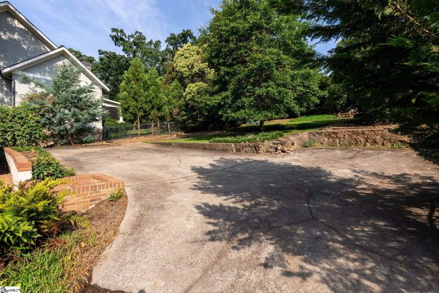 31 Rock Creek Drive, Greenville, SC 29605