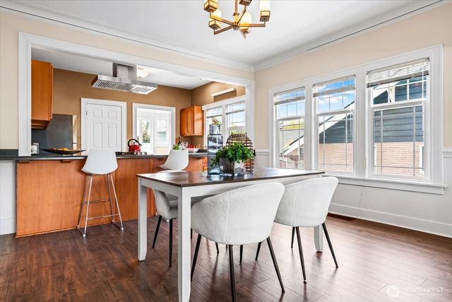 127 NE 58th Street, Seattle, WA 98105
