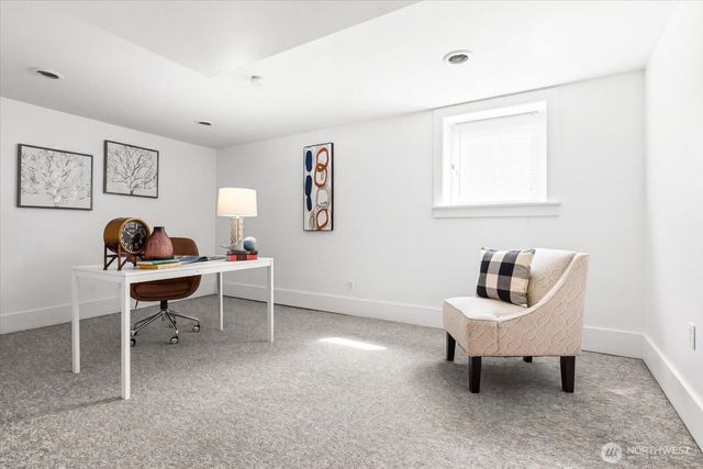 127 NE 58th Street, Seattle, WA 98105