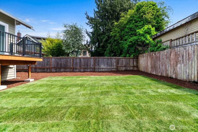 127 NE 58th Street, Seattle, WA 98105