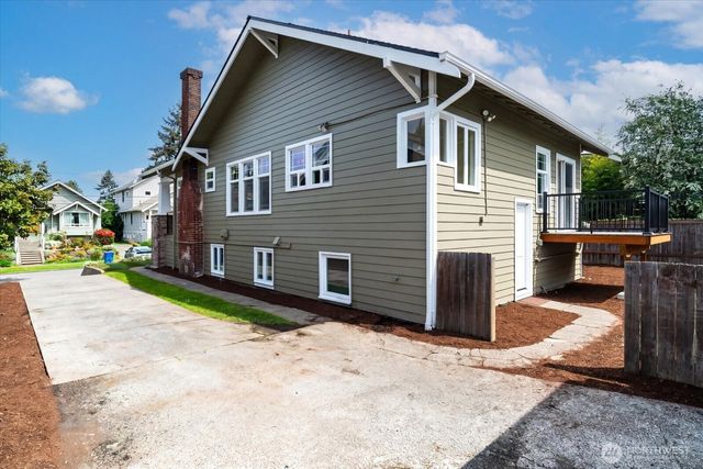 127 NE 58th Street, Seattle, WA 98105