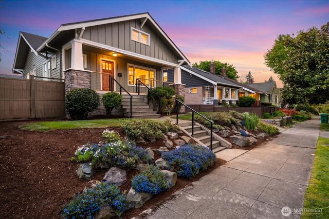 127 NE 58th Street, Seattle, WA 98105