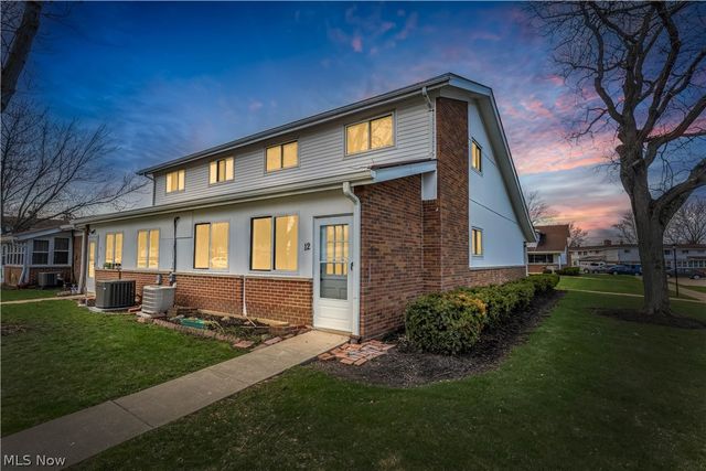 25515 Clubside Boulevard 0012, North Olmsted, OH 44070