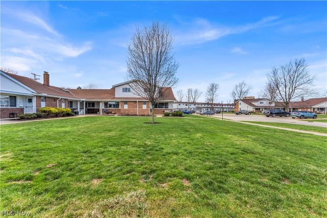 25515 Clubside Boulevard 0012, North Olmsted, OH 44070