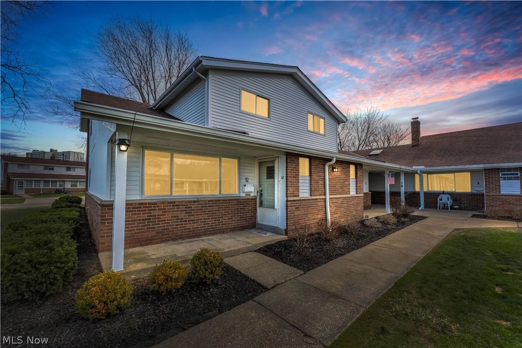 25515 Clubside Boulevard 0012, North Olmsted, OH 44070