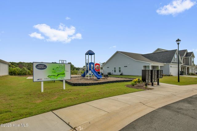 45 E Emily Gardens Drive, Selma, NC 27576