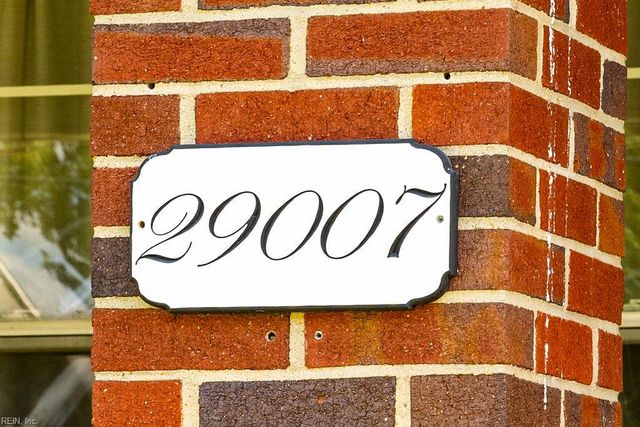 29007 N Main ST, Newsoms, VA 23874