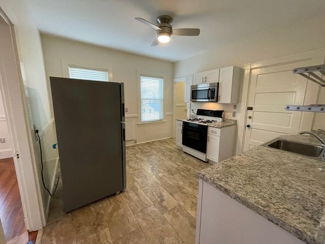 62 Ibbetson St 3L, Somerville, MA 02144