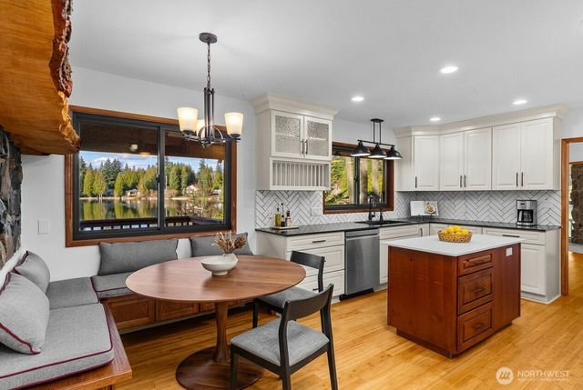 1970 Cambridge Lane SW, Olympia, WA 98512